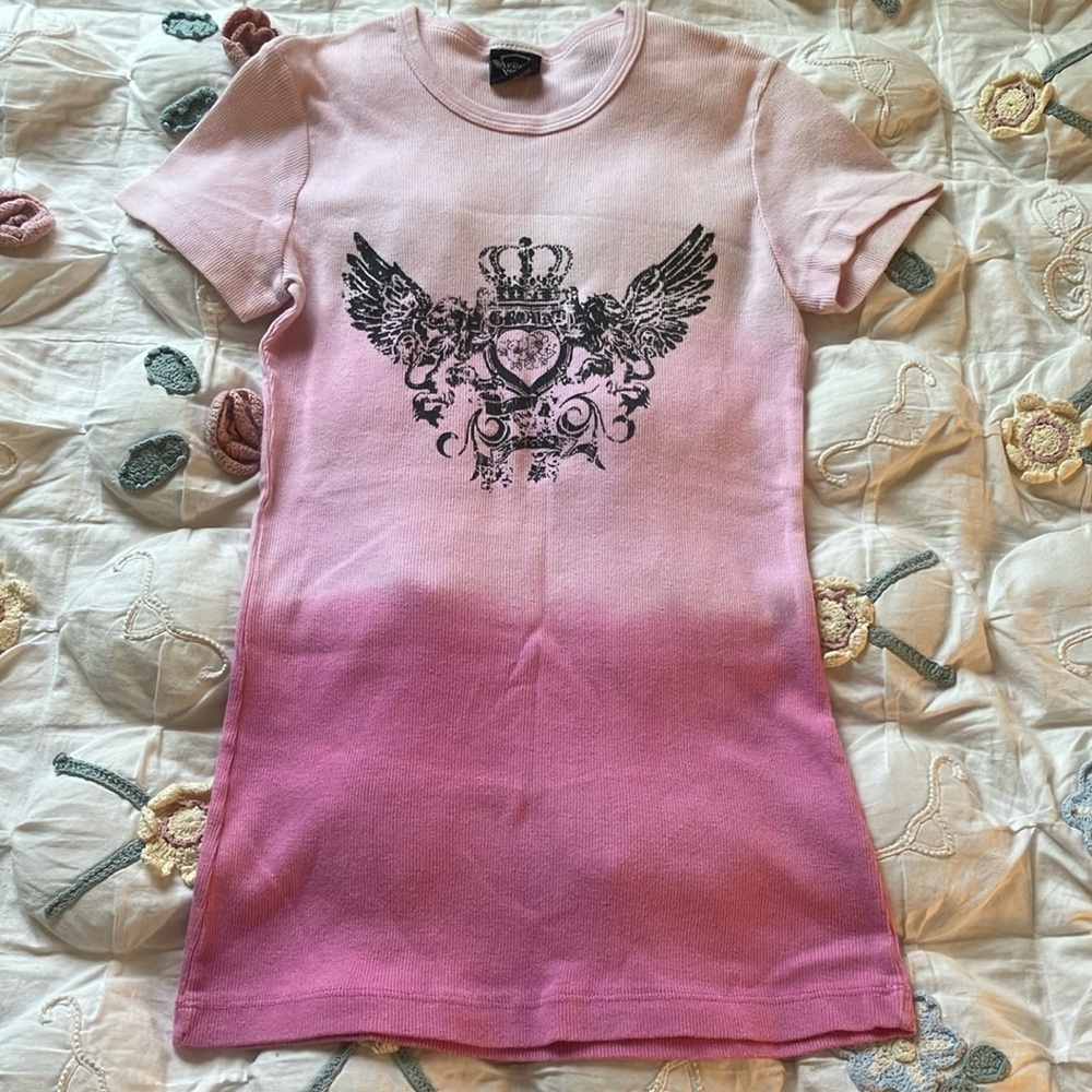 Pink Sledge graphic tee